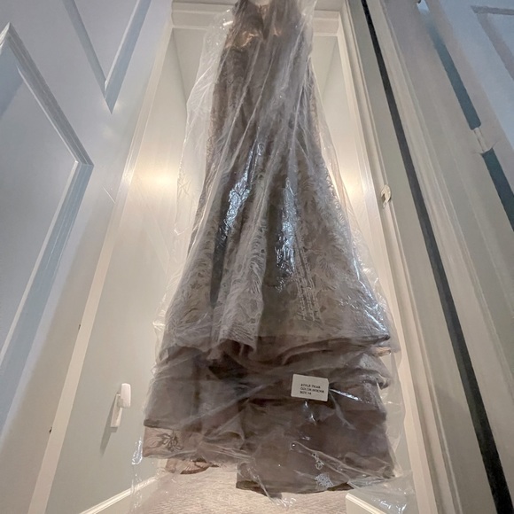 Mac Duggal Beaded Lace Gown - Picture 6 of 10